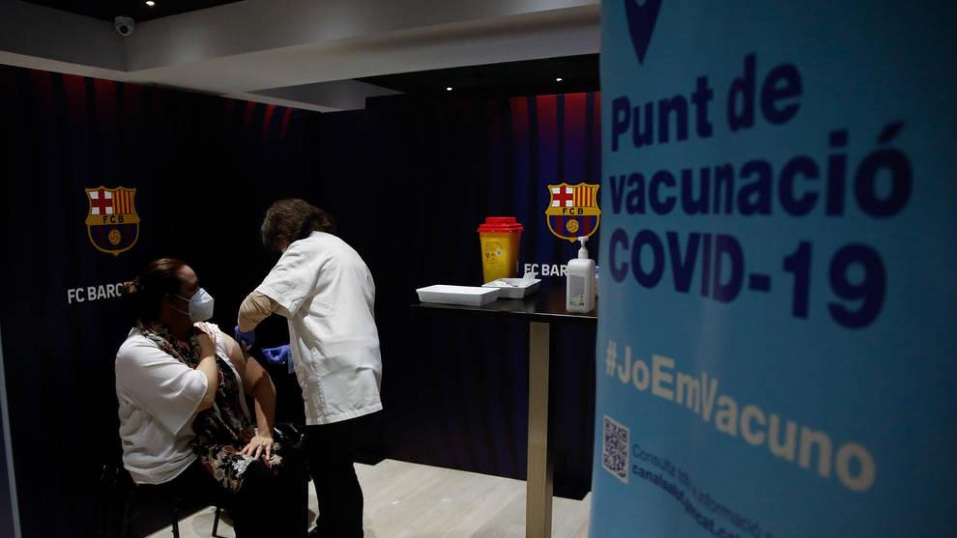 La incidencia por covid cae un 50 % a los 5 meses de empezar la vacunación
