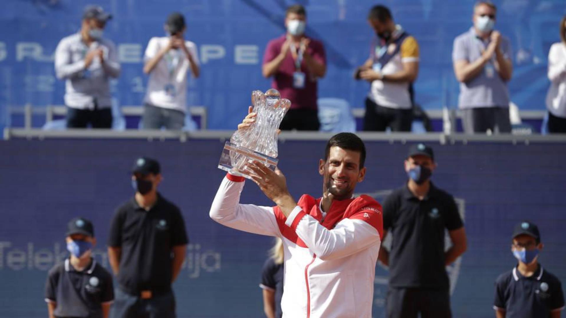 Djokovic levanta en casa su título ATP número 83