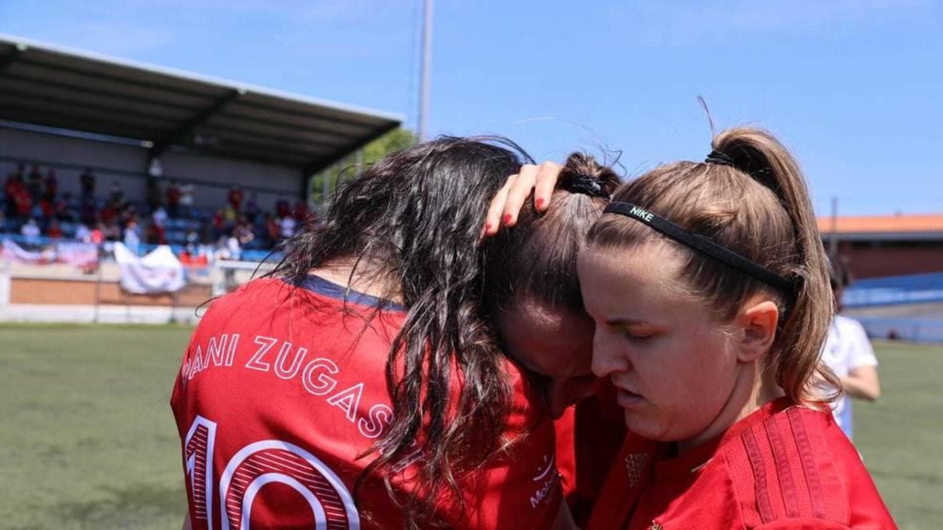 Galería de imágenes del partido que el equipo navarro ha disputado en Santa Cruz de Bezana con el objetivo de conseguir el ascenso a la Primera Iberdrola.