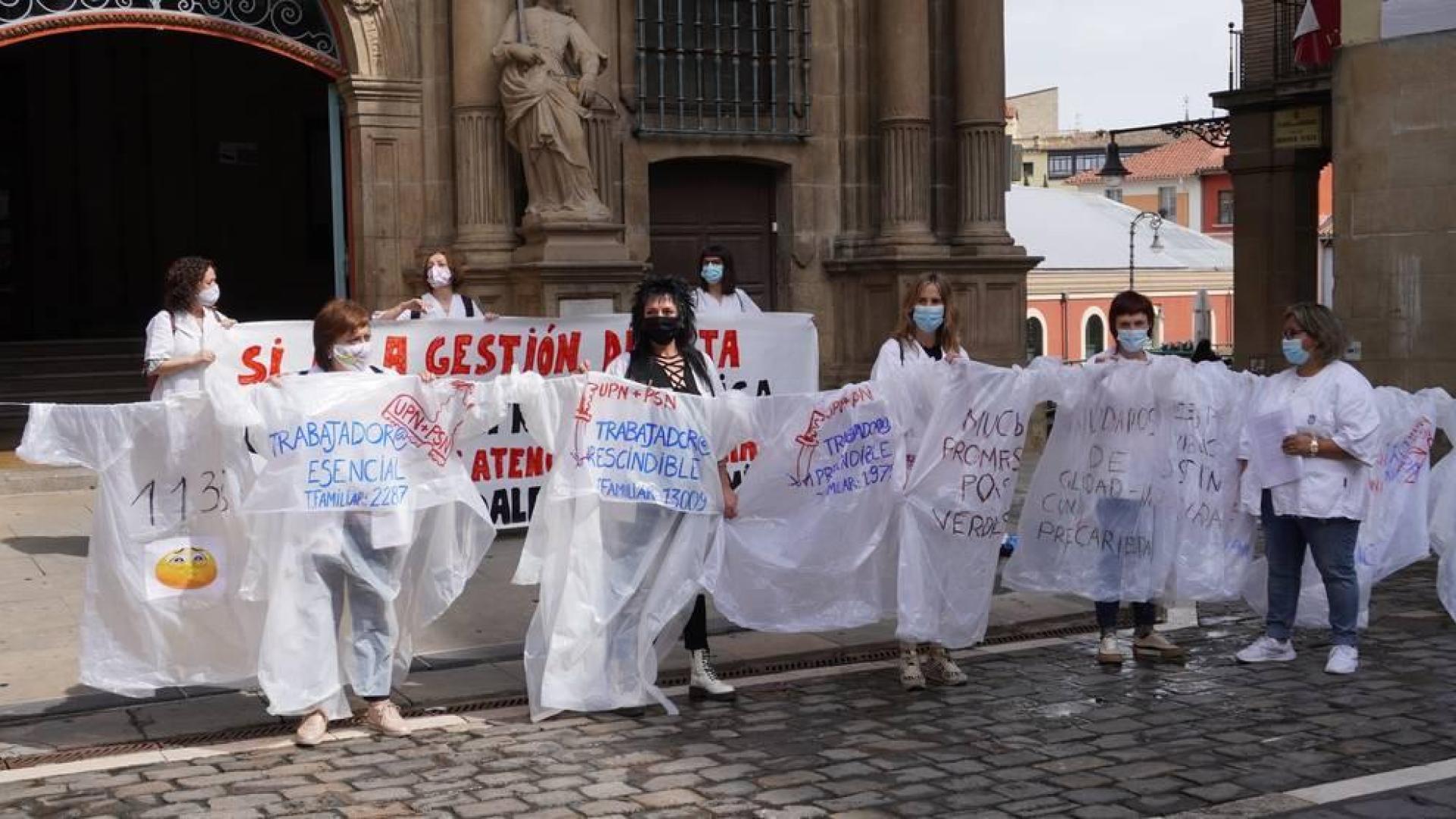 Sindicatos presentan más de 2.300 firmas a favor de la gestion directa del SAD