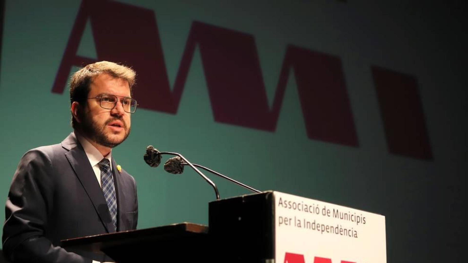 Sánchez y Aragonés acuerdan reunirse en junio en Moncloa