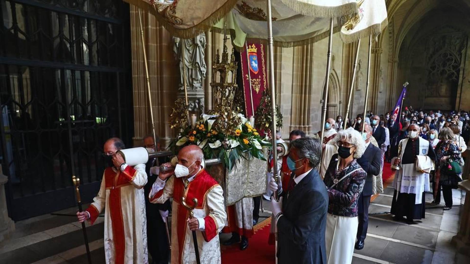 Galería de fotos de la celebración del Corpus Christi, este año sin procesiones en las calles