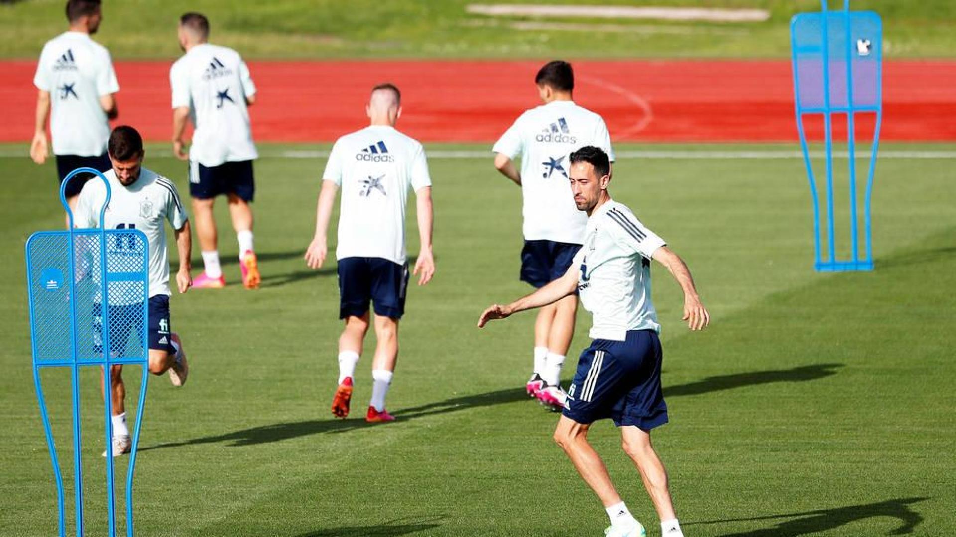 El positivo de Busquets abre la puerta a la vacunación de la selección