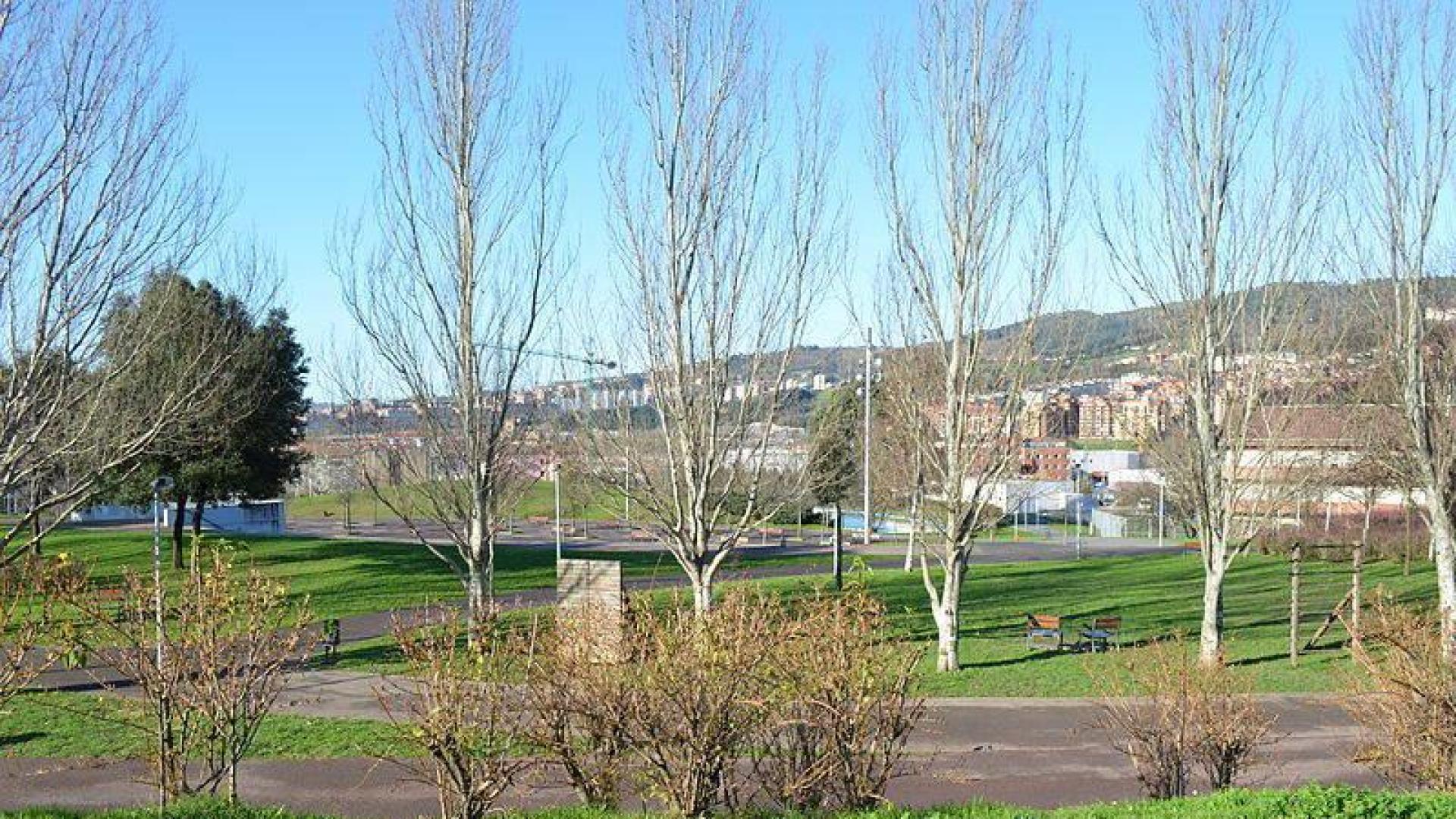 Parque de Bizkotxalde de Basauri, en el que trece jóvenes dieron una paliza a otro.