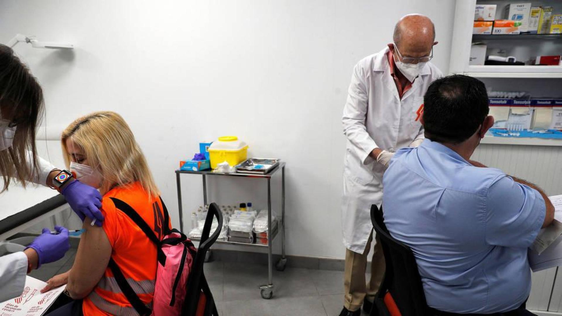 Sanidad notifica 3.504 nuevos casos, 73 muertes y la incidencia baja a 113