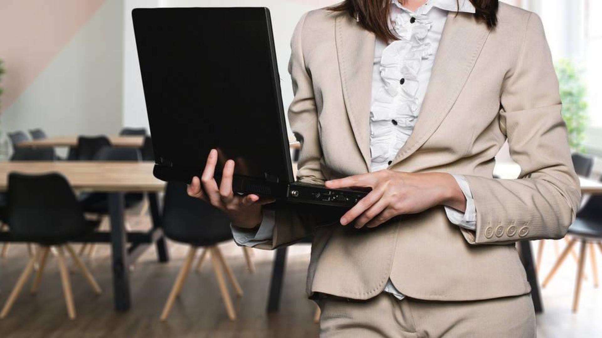 Representante comercial, agente inmobiliario y vendedor son los profesionales más demandados.
