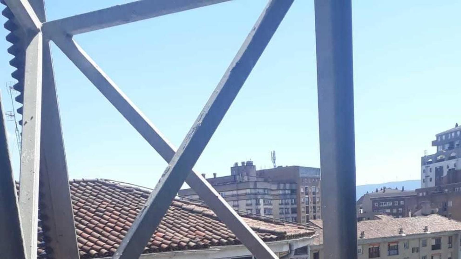 El pañuelo de San Fermín este sábado en todas las ventanas de Navarra. Esa es la idea con la que la capilla de San Fermín hace un llamamiento con motivo del cuarto peldaño de la escalera, este 4 de abril,