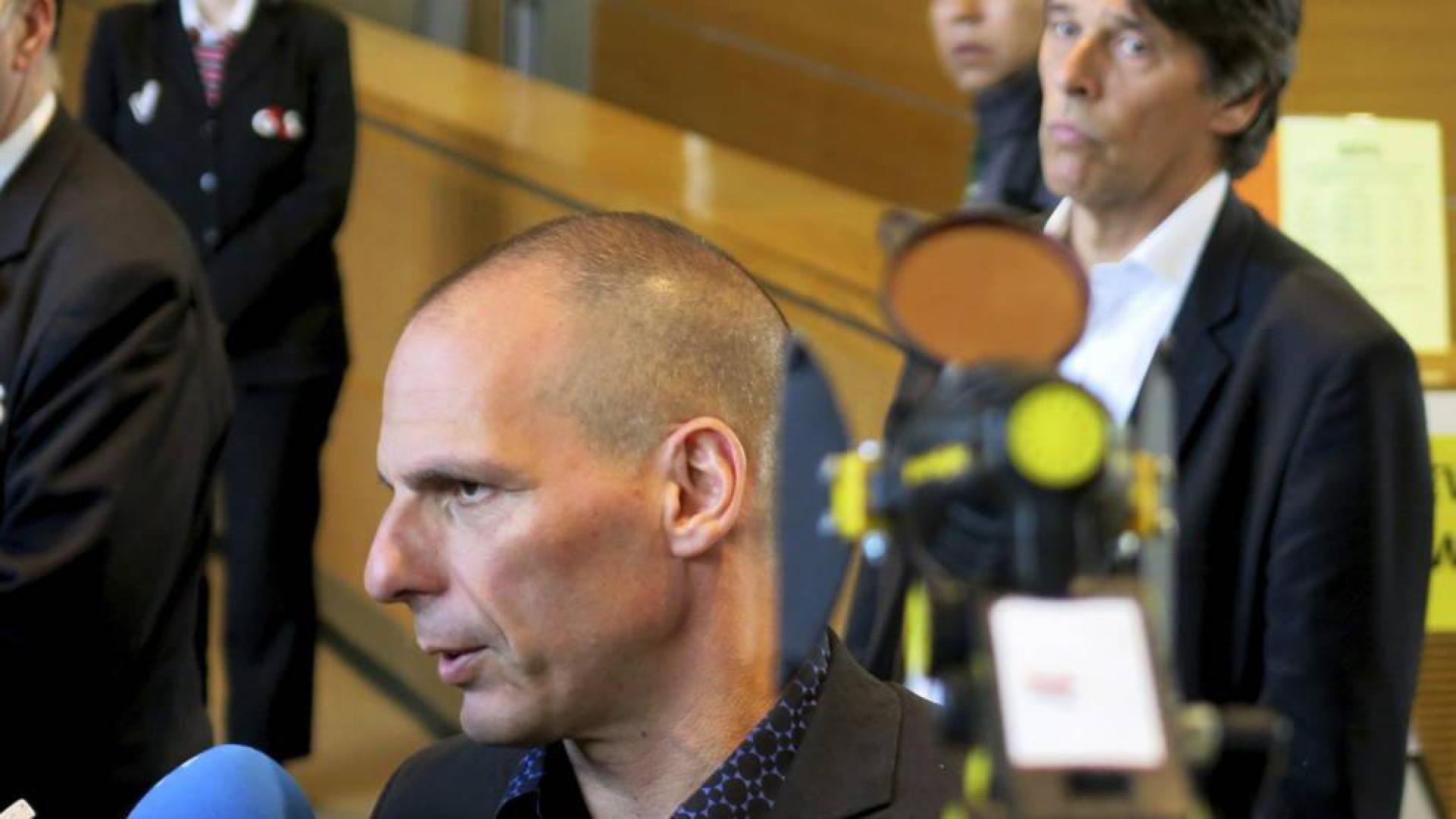 VARUFAKIS VE EN EL EUROGRUPO DEL LUNES SOLO "OTRO PASO" HACIA UN ACUERDO