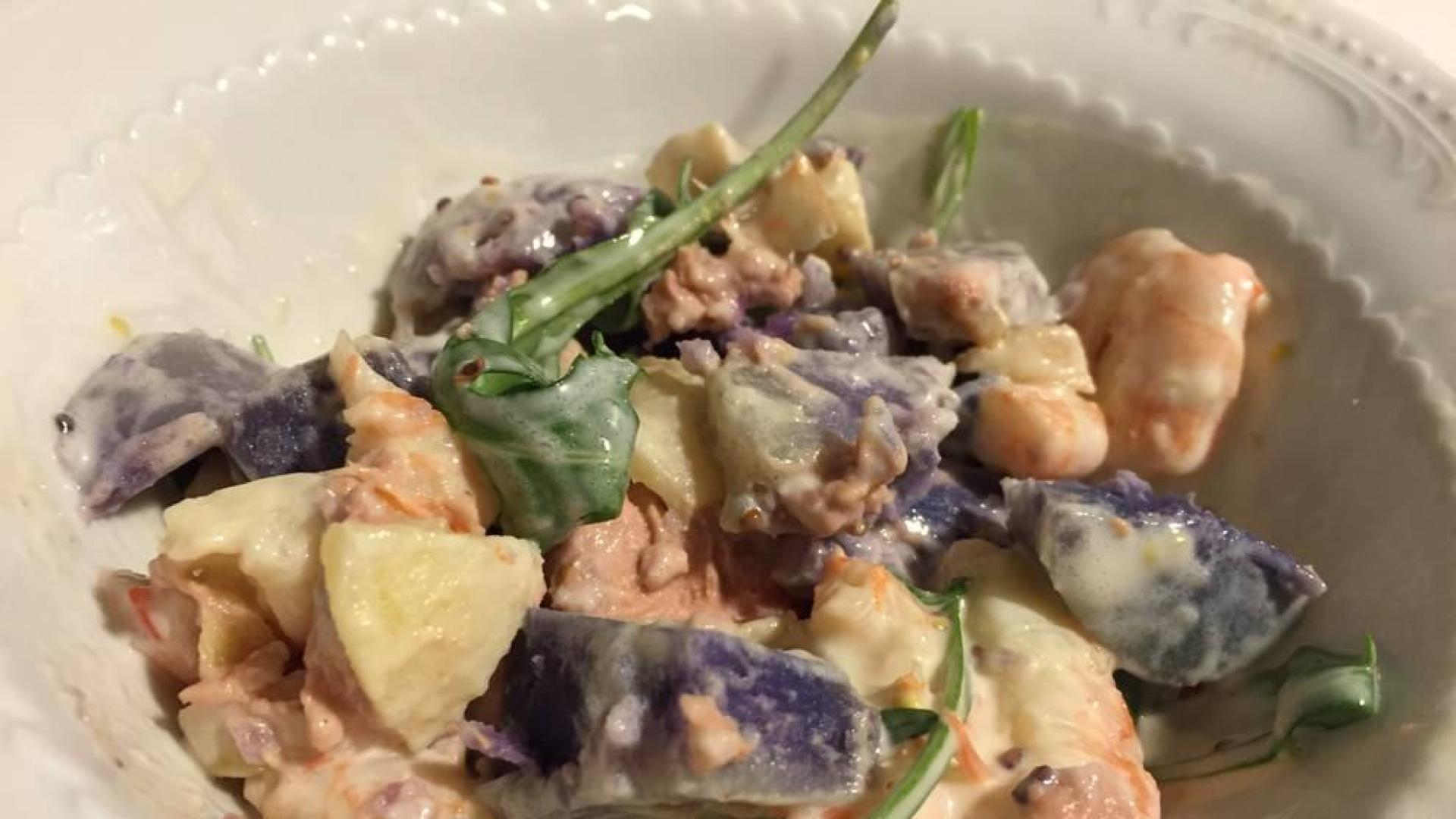 Ensalada de patata morada con mahonesa de mostaza