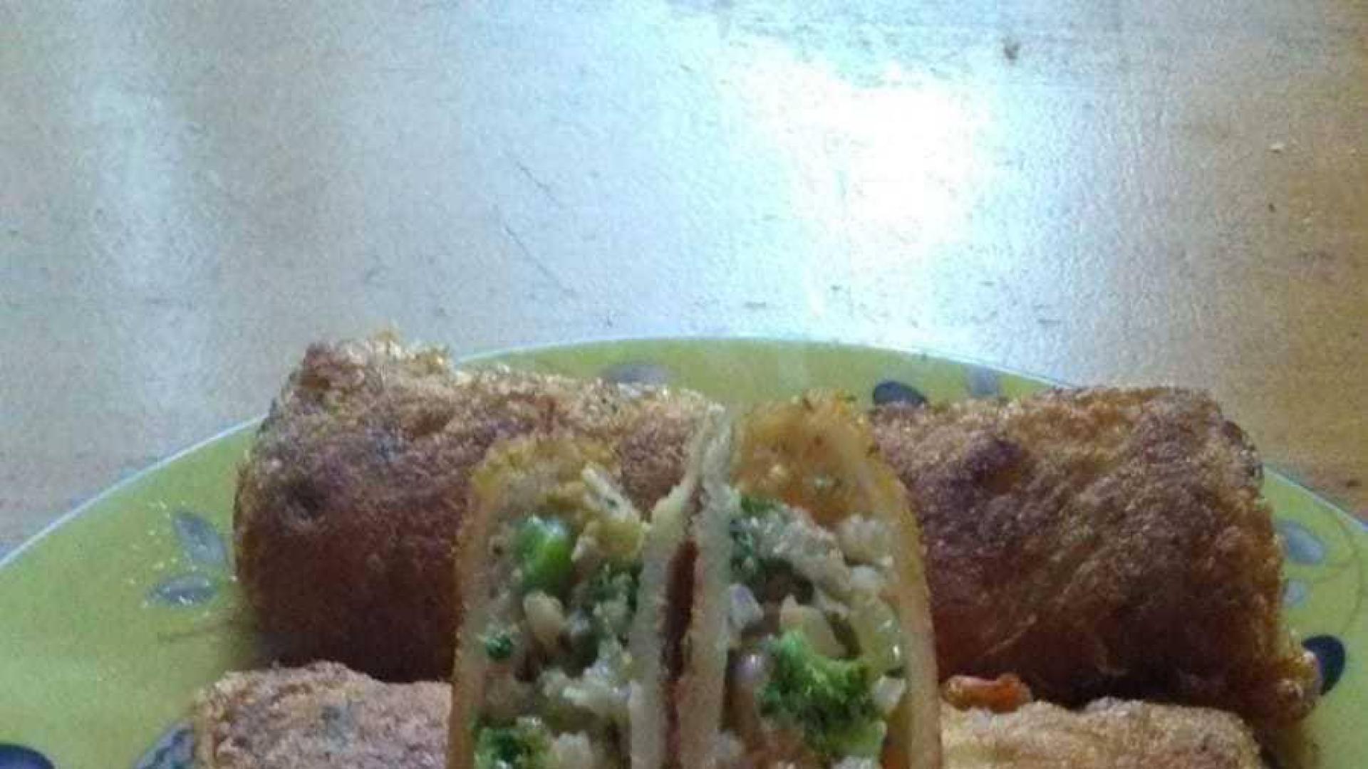 Bocaditos de macarrón rellenos de gambas, brecól y arroz, de Leonor Garde Cerdán