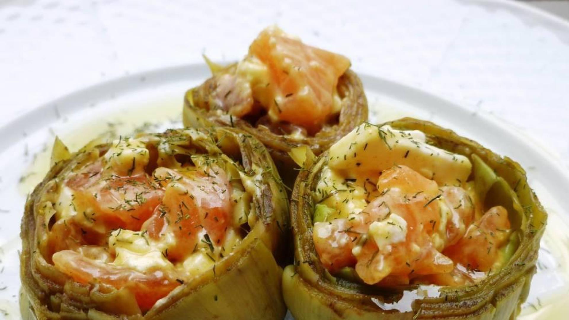 Imagen de la receta de alcachofas con salmón ahumado