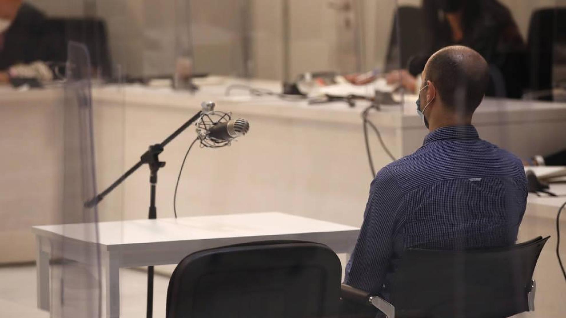 El etarra David Urdín queda en libertad tras aceptar dos años de cárcel