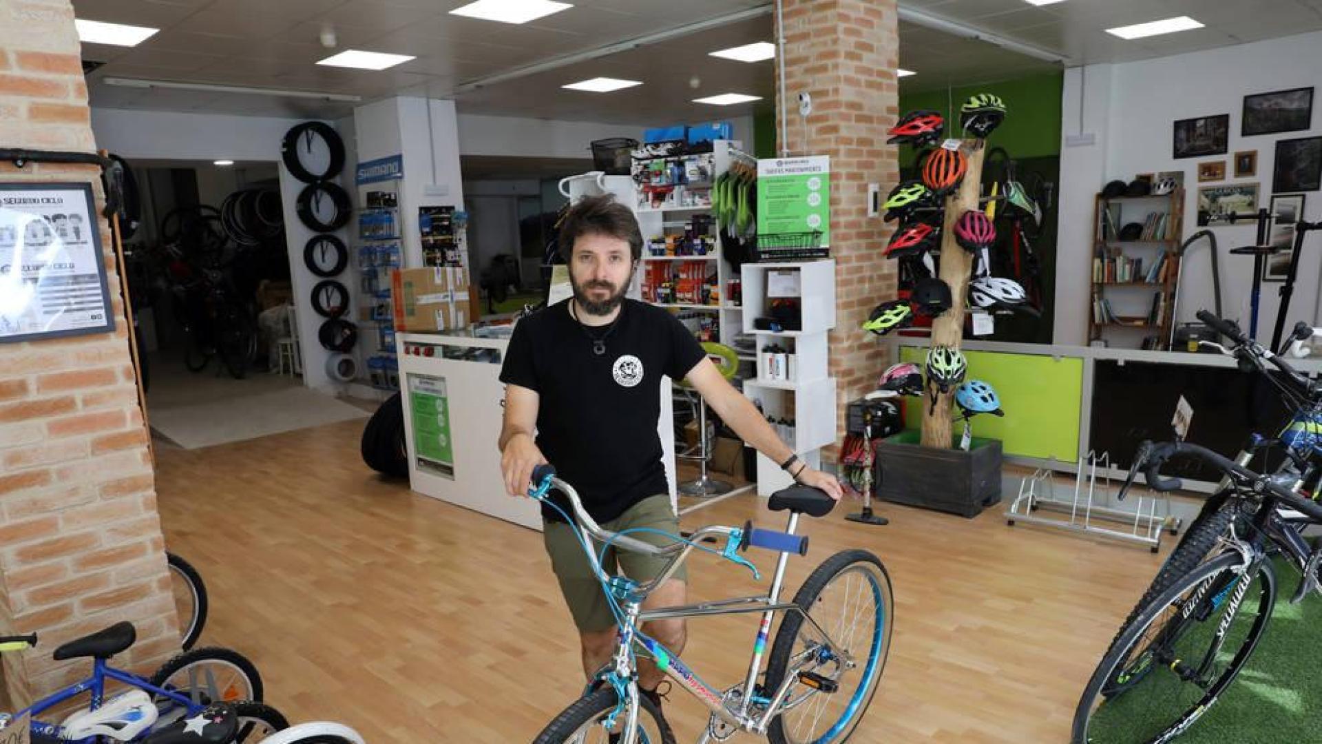 Tres negocios unidos por la bici en Pamplona