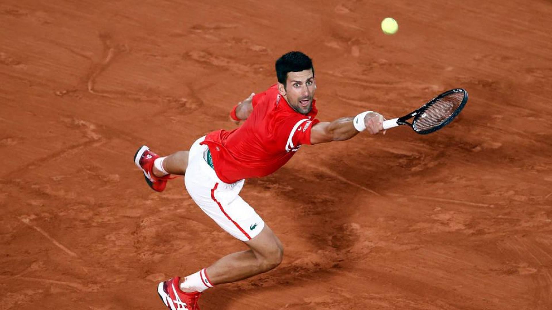 Djokovic, trabajado triunfo hacia su undécima final en Roland Garros