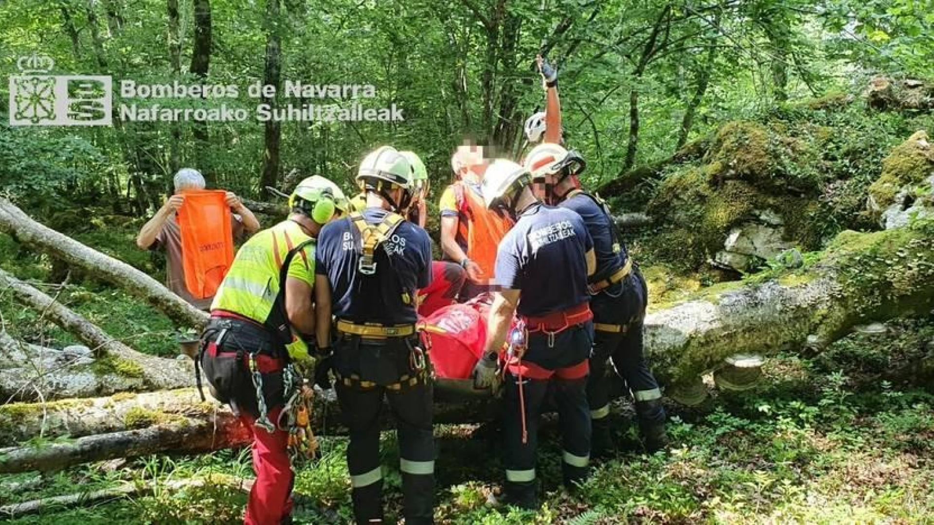 Herido al caer a una sima de 8 metros en una prueba de orientación en Larraun