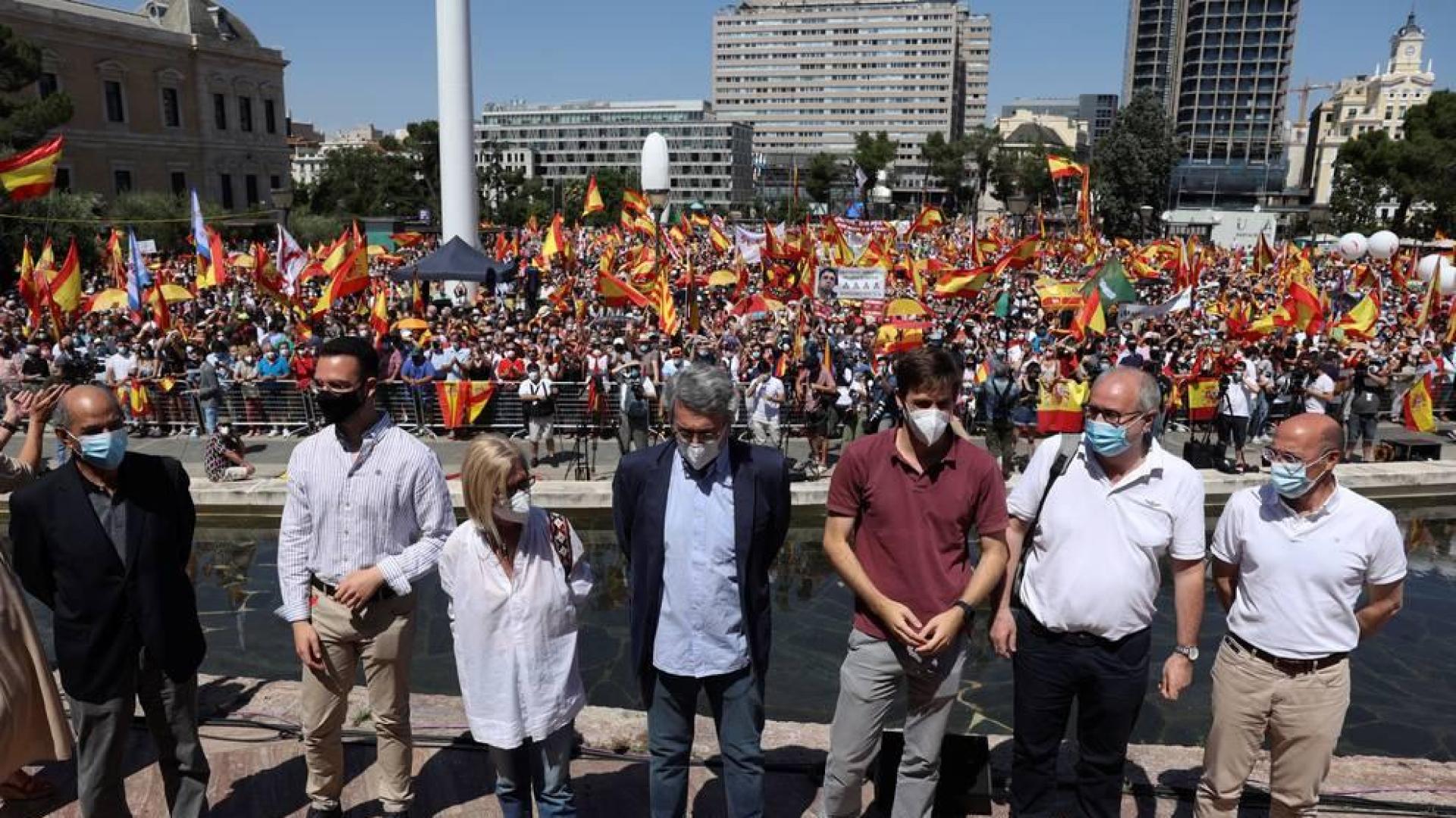 Rosa Díez: "¿Dónde se ha visto un Gobierno que premie a los enemigos declarados de su nación?"