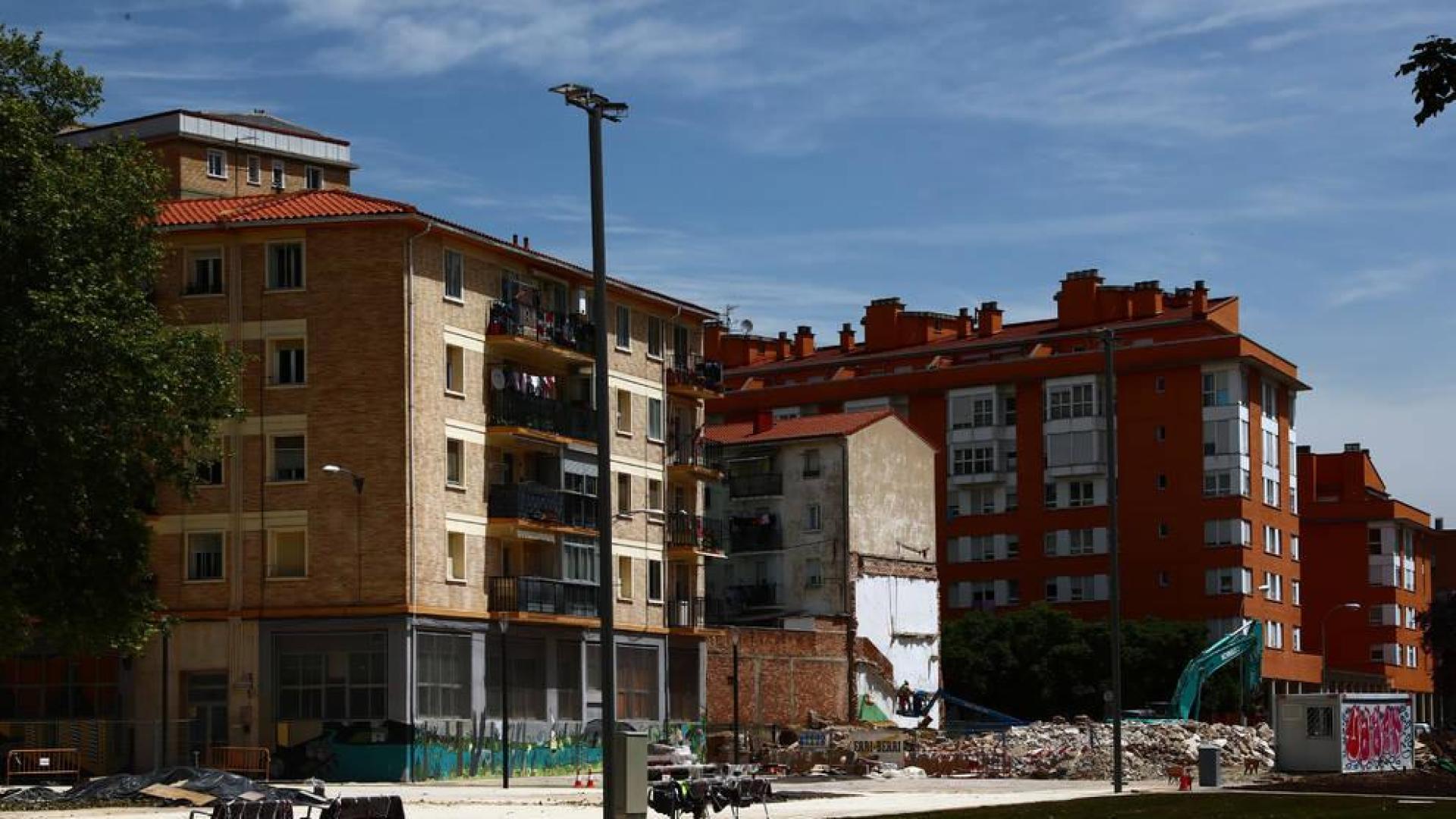 Derriban las Casas de Gridillas para comenzar el proyecto del nuevo parque en el antiguo patinódromo