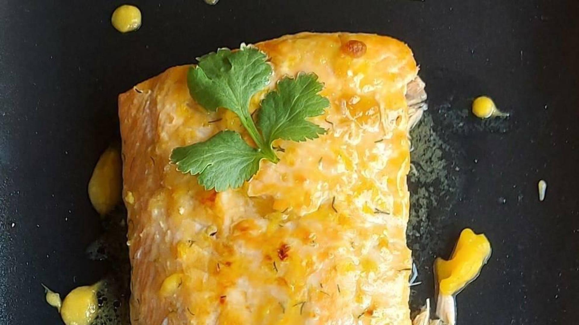 Receta de salmón marinado con cítricos y eneldo