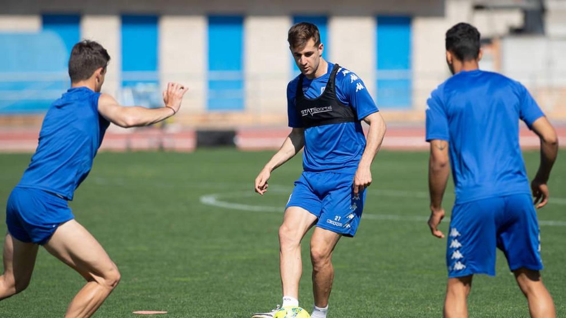 Iván Barbero, en un entrenamiento de la pasada temporada con el Alcorcón.