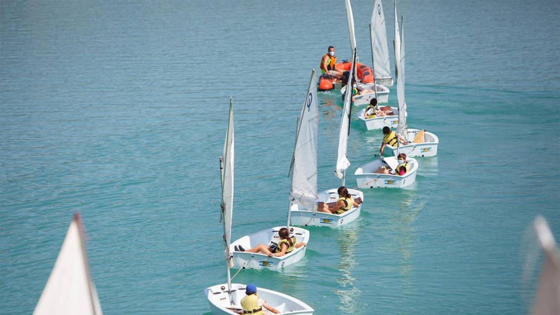 Más de 800 participantes en la Campaña Escolar de Vela de Alloz
