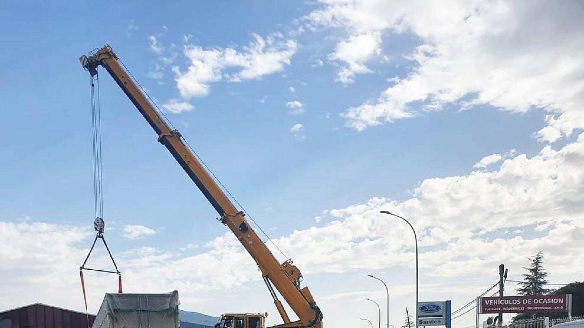 Se suelta el remolque de un camión y se estrella en Aoiz