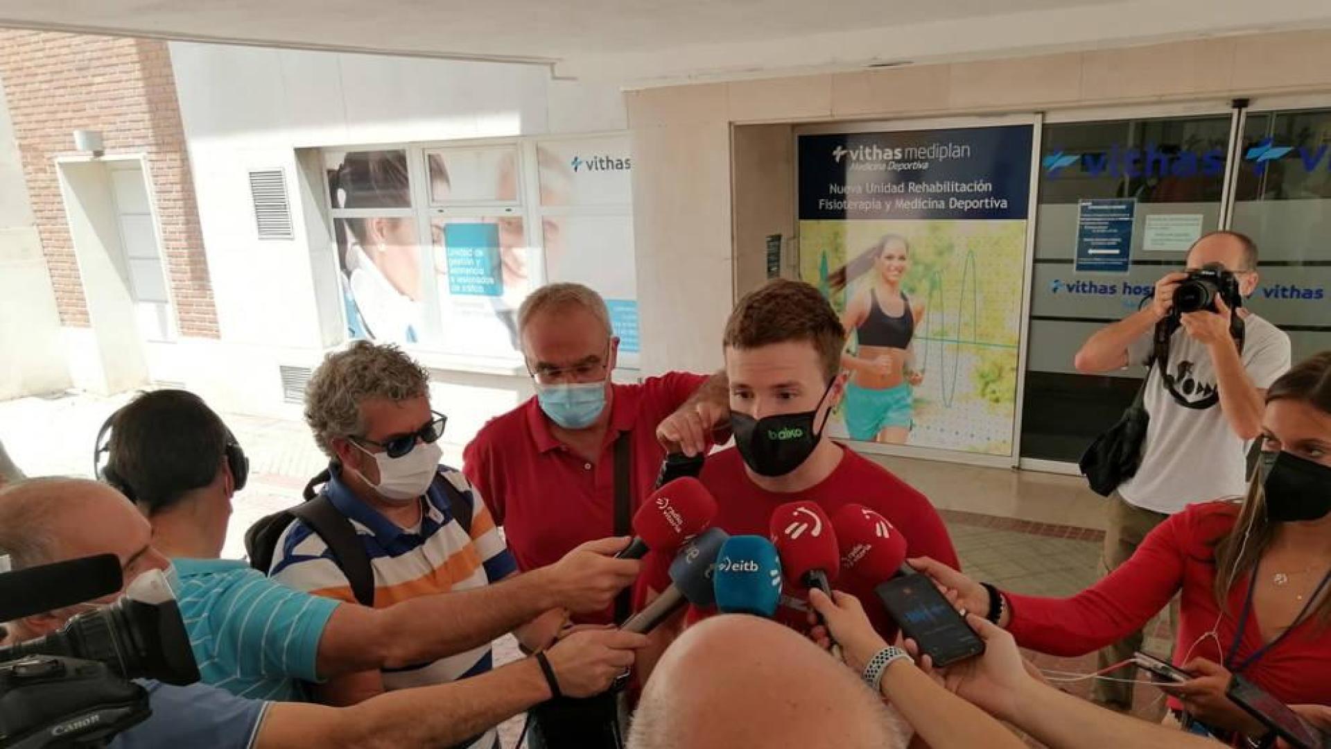 Rueda de prensa en la que Artola anuncia que no jugará la final Manonanista.