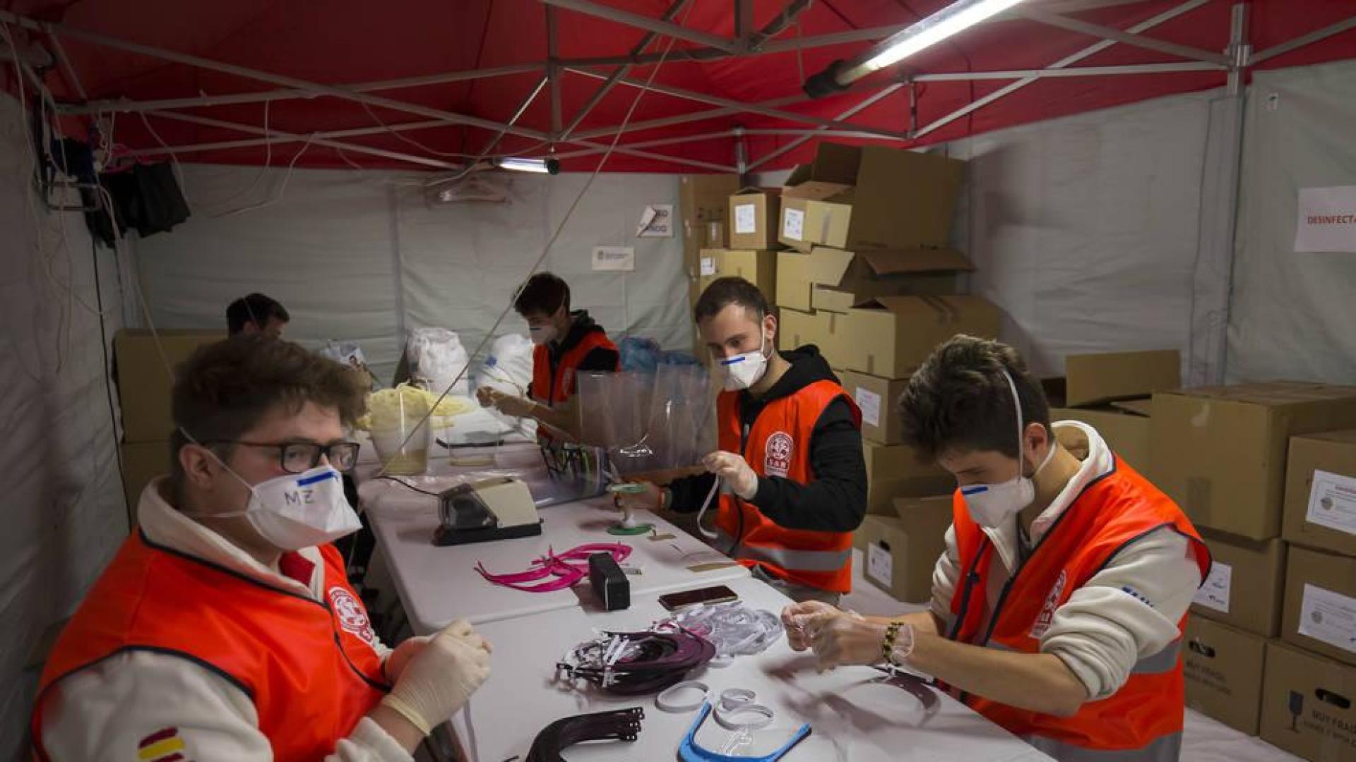 Pamplona dona 3.550 pantallas faciales a un hospital de Bolivia