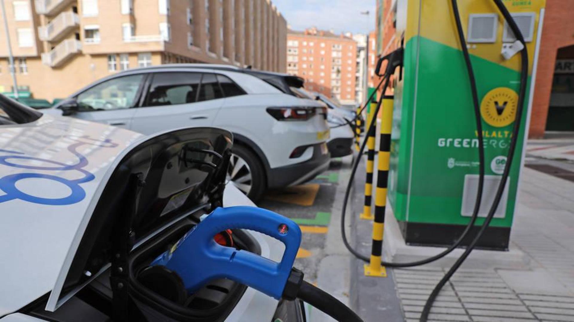 Ingeteam suministra los 17 postes para recarga de coches eléctricos instalados en Pamplona