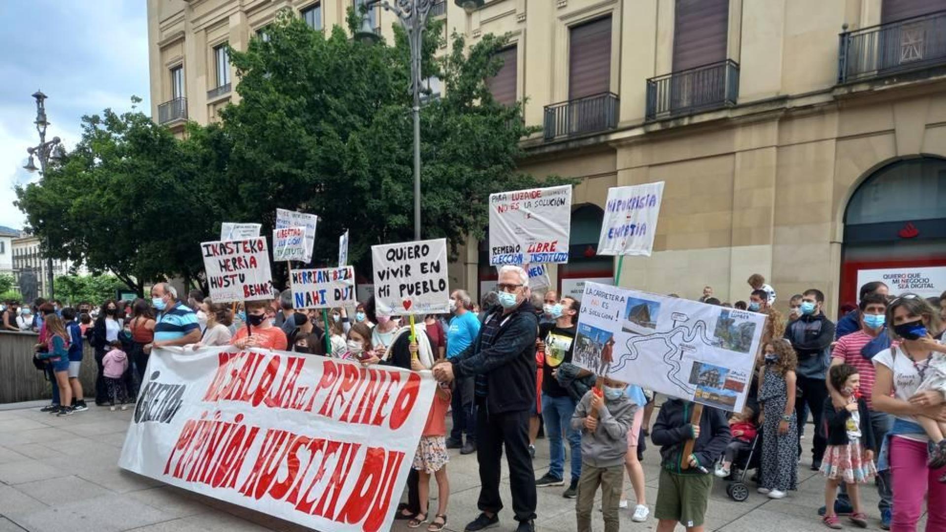 400 vecinos del Pirineo piden recuperar el derecho a elegir centro de Bachillerato