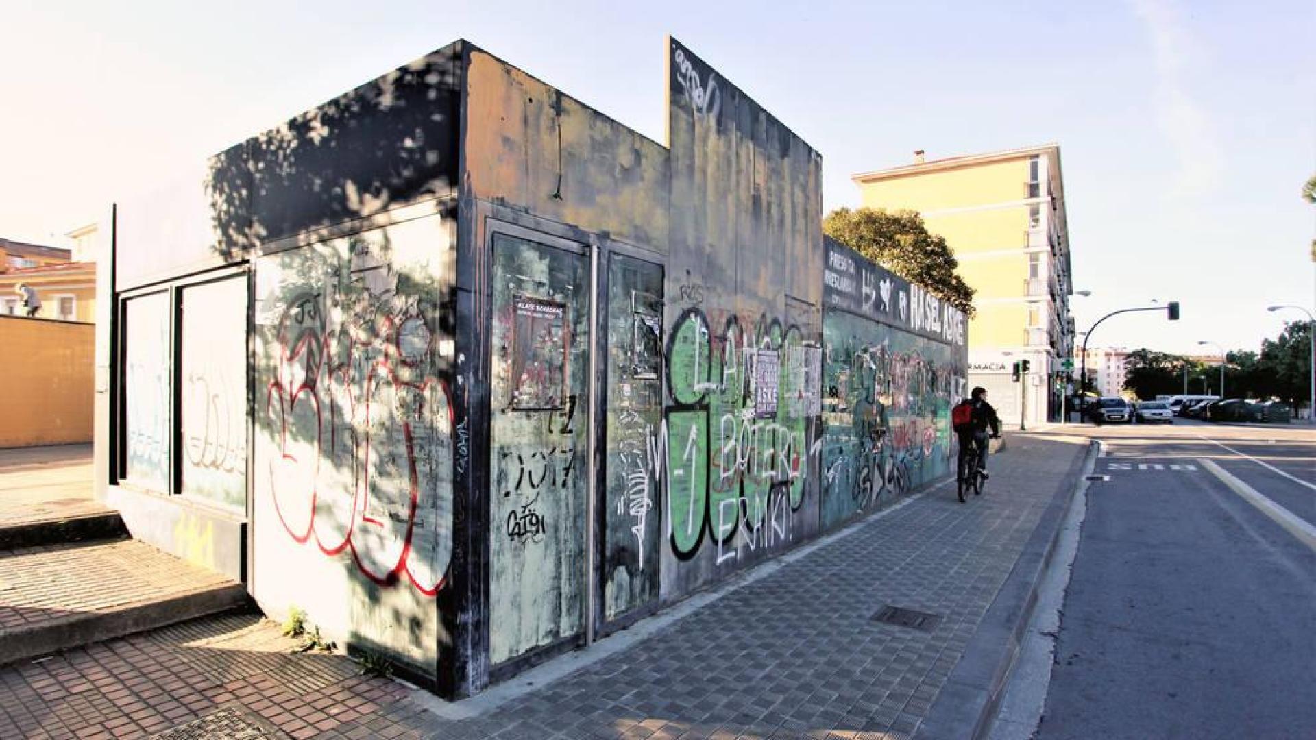 Proponen derribar un inmueble en la Txantrea