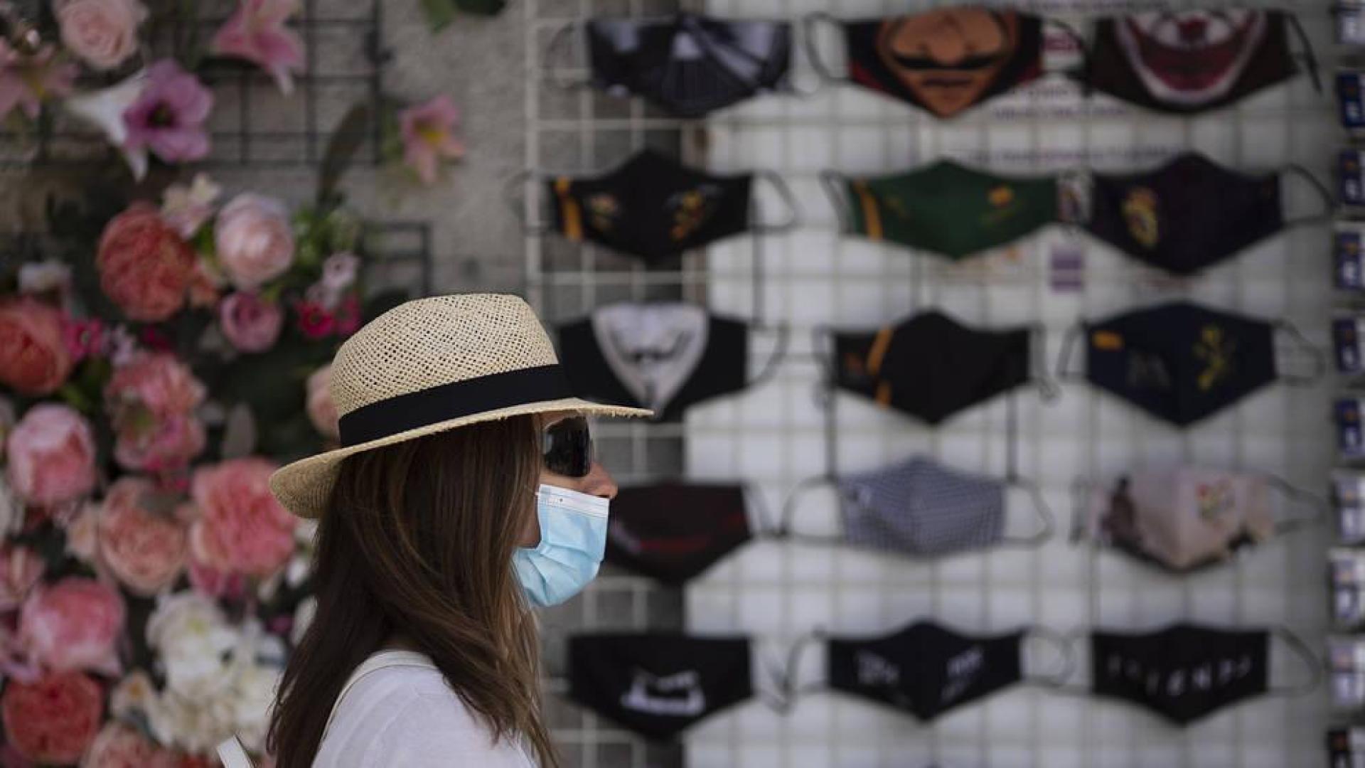 La pandemia 'revive' en España la semana del anuncio del fin de la mascarilla