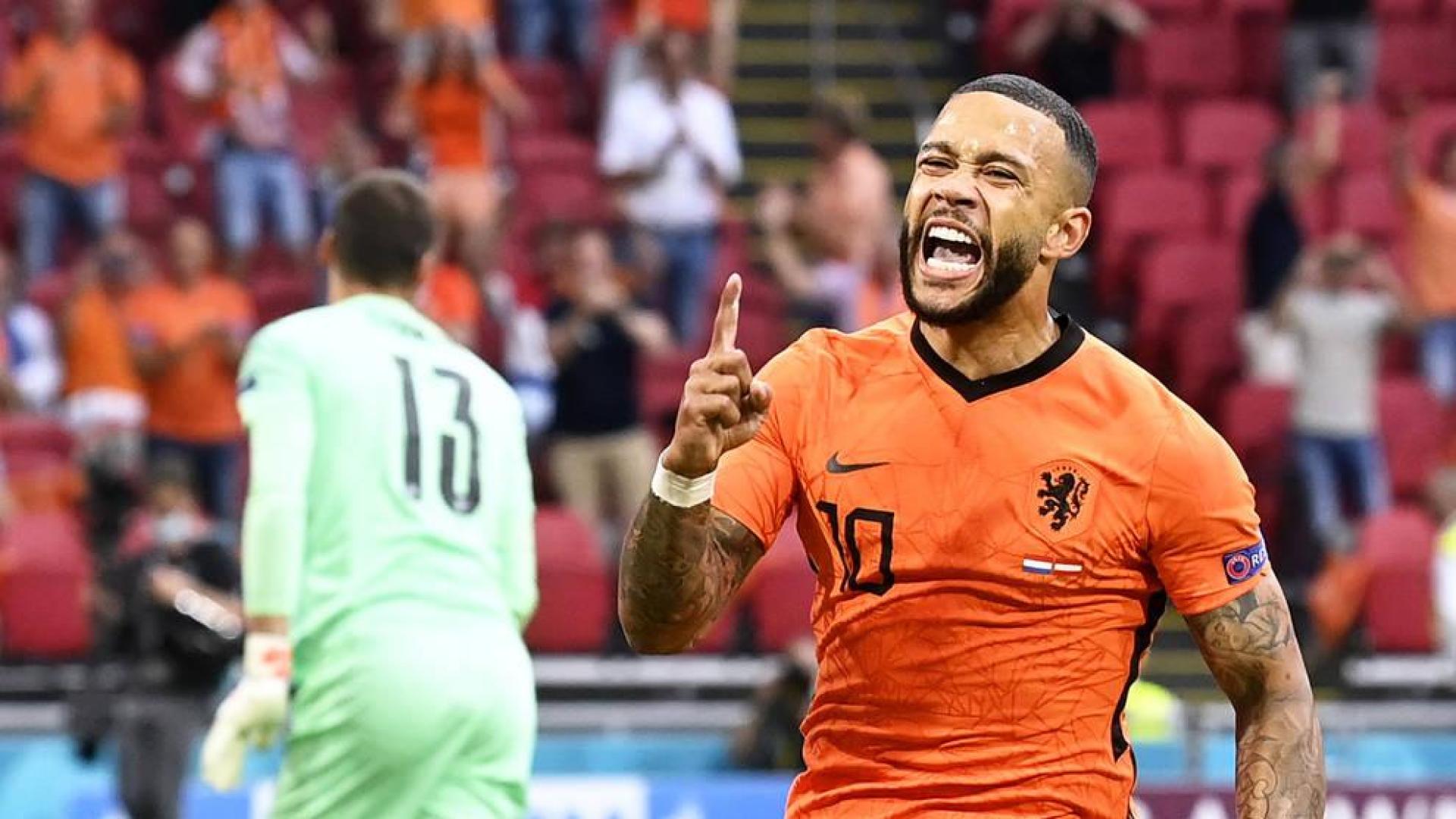 El Barça ata al delantero holandés Memphis Depay