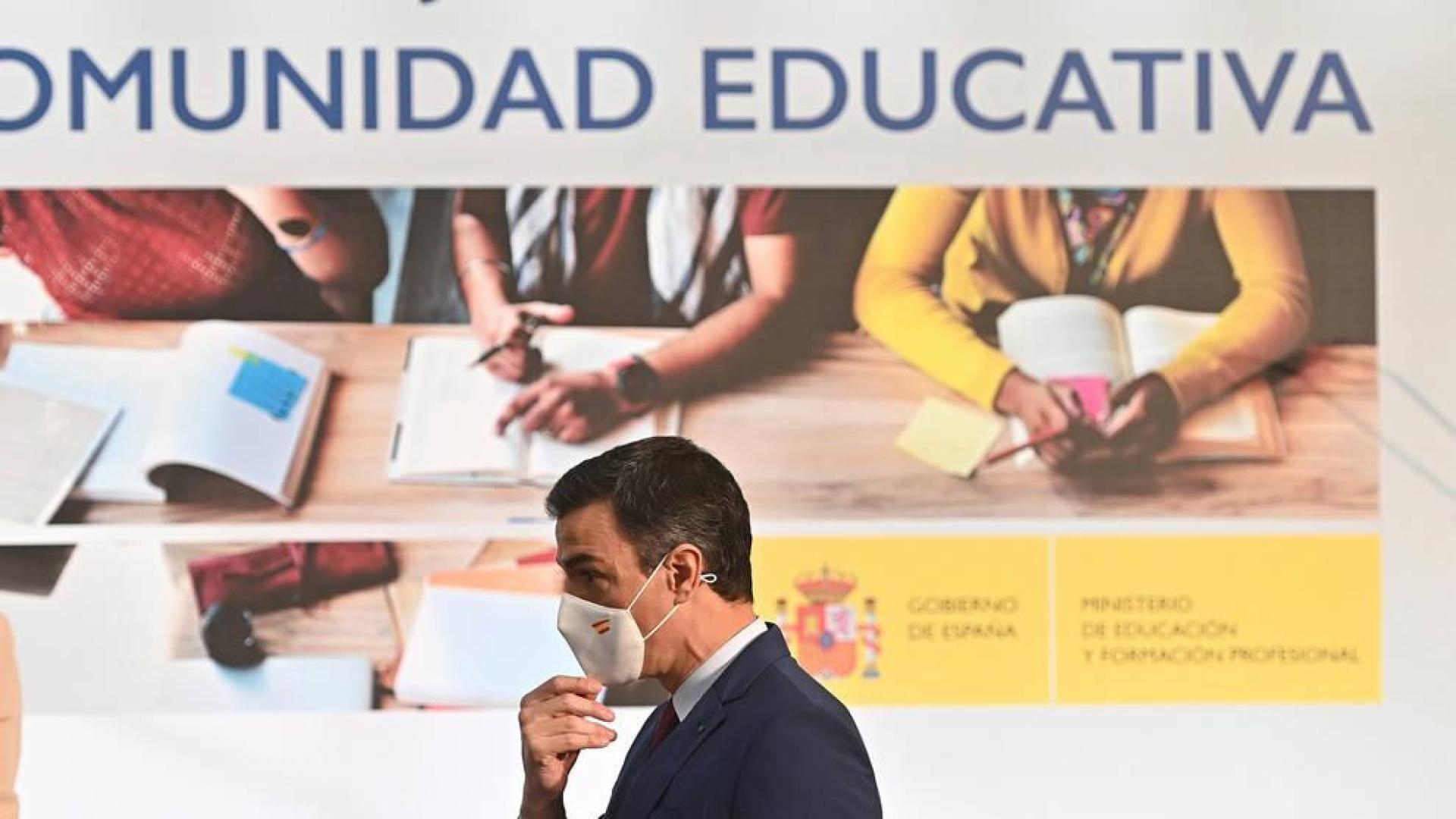 El presidente del Gobierno, Pedro Sánchez en el acto de homenaje a la comunidad educativa.