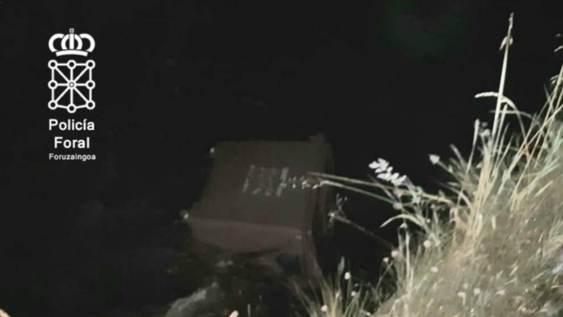 Denunciados dos jóvenes de Lesaka por arrojar un contenedor a una regata de Bera