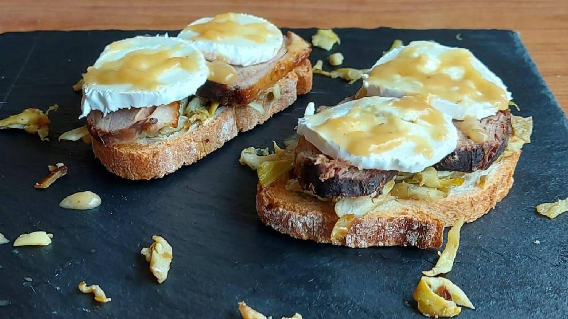 Pincho de magret de pato y alcachofas con reducción de mermelada de naranja amarga