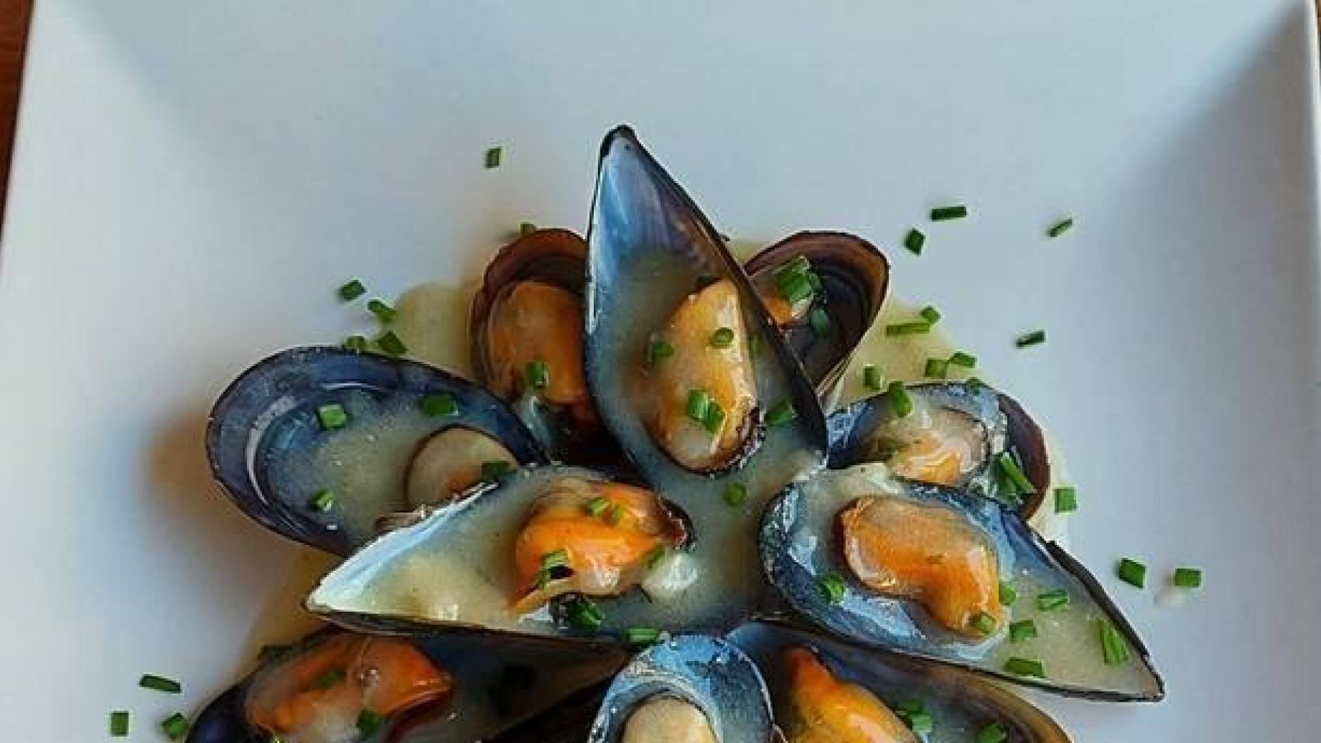 Mejillones con salsa de mostaza