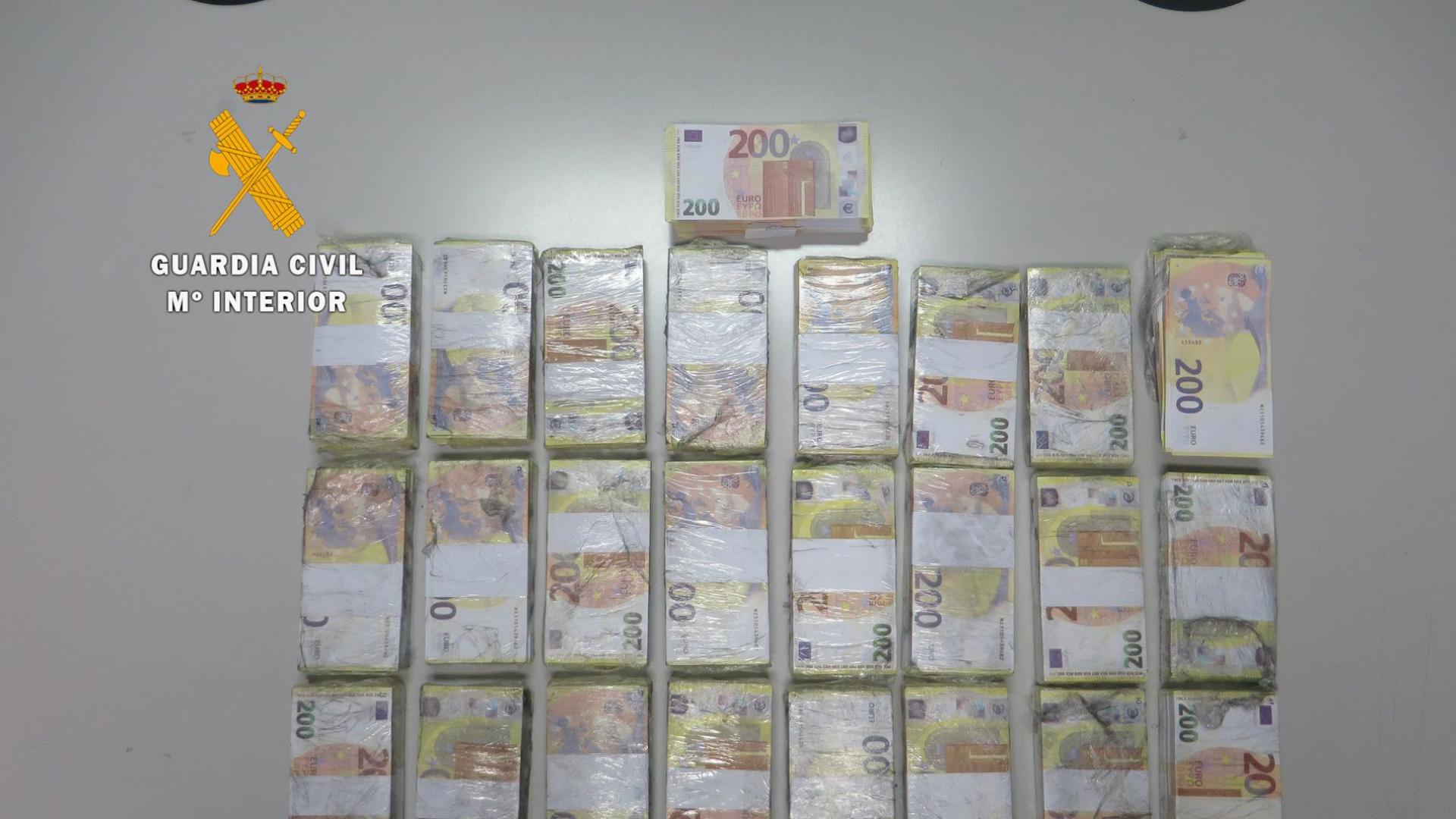 Billetes falsos encontrados en los aseos del polígono Los Montalvos de Salamanca.