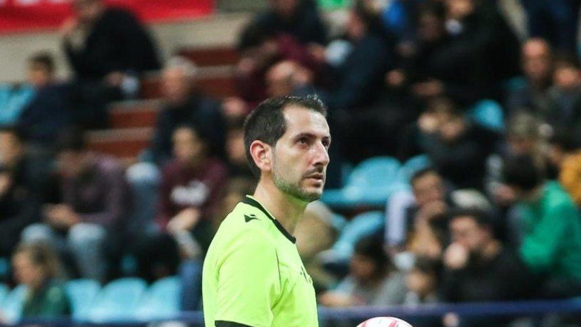 El árbitro navarro David Urdánoz