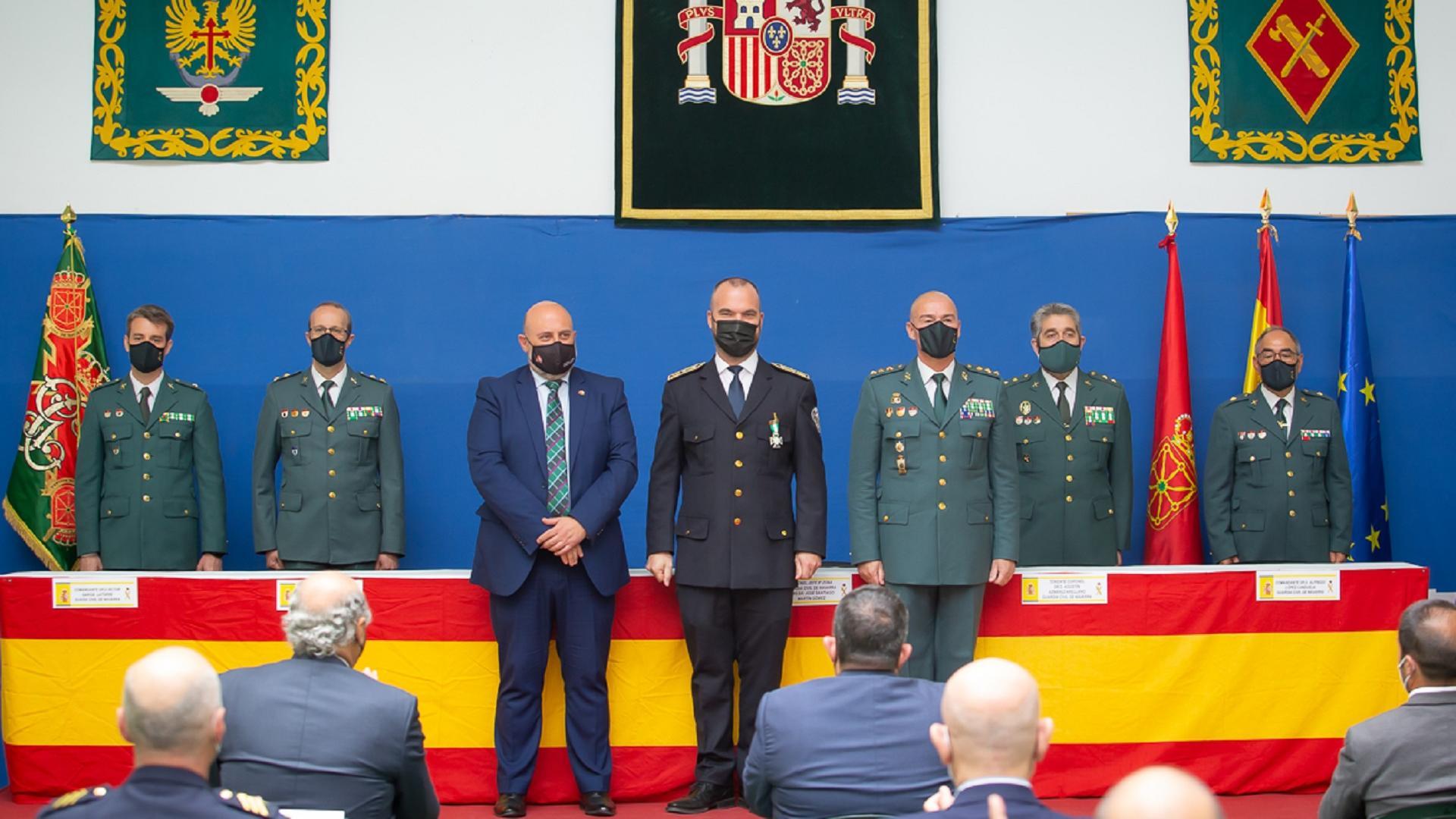 Entrega de condecoraciones.