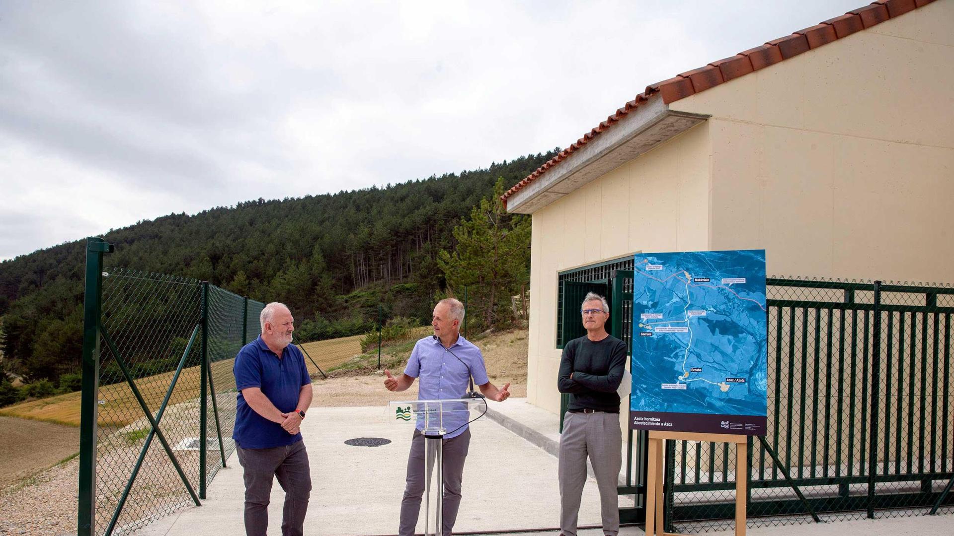 Imagen de la inauguración del depósito de agua.
