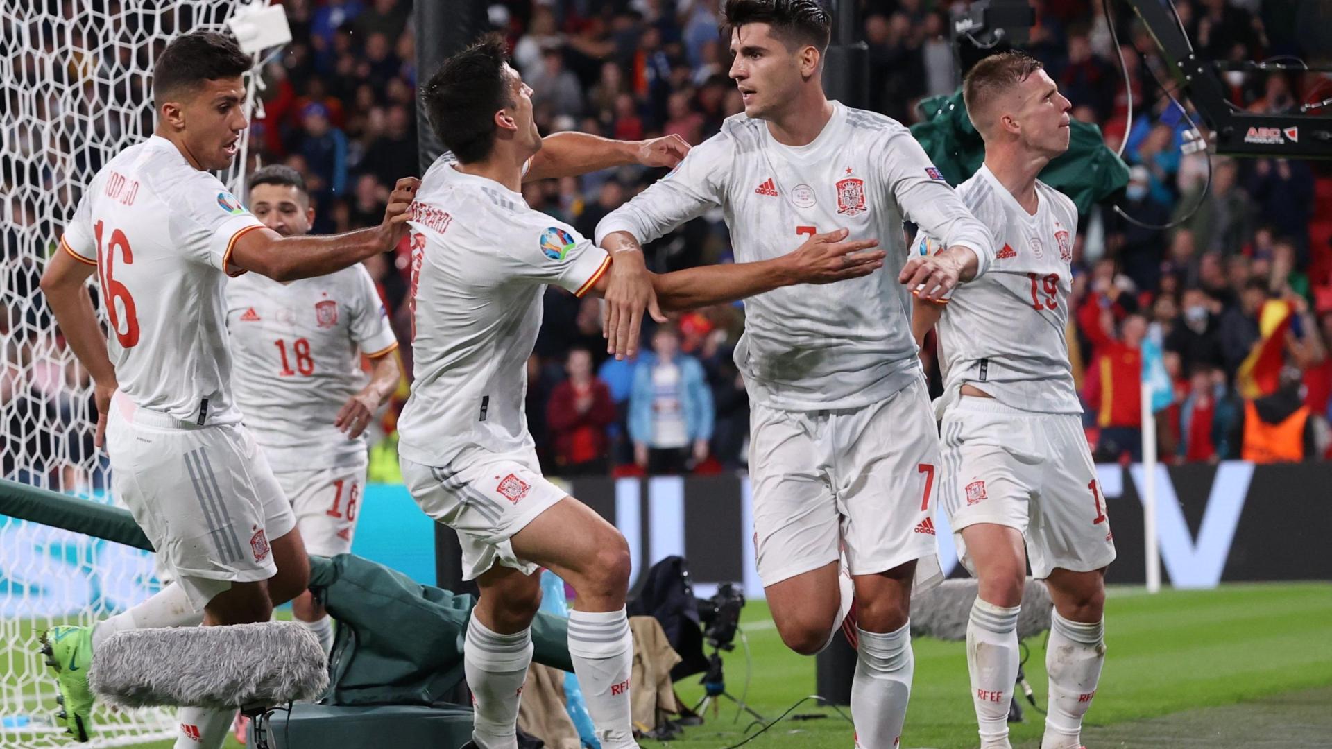Morata, máximo goleador de la Selección Española, celebra su gol frente a Italia