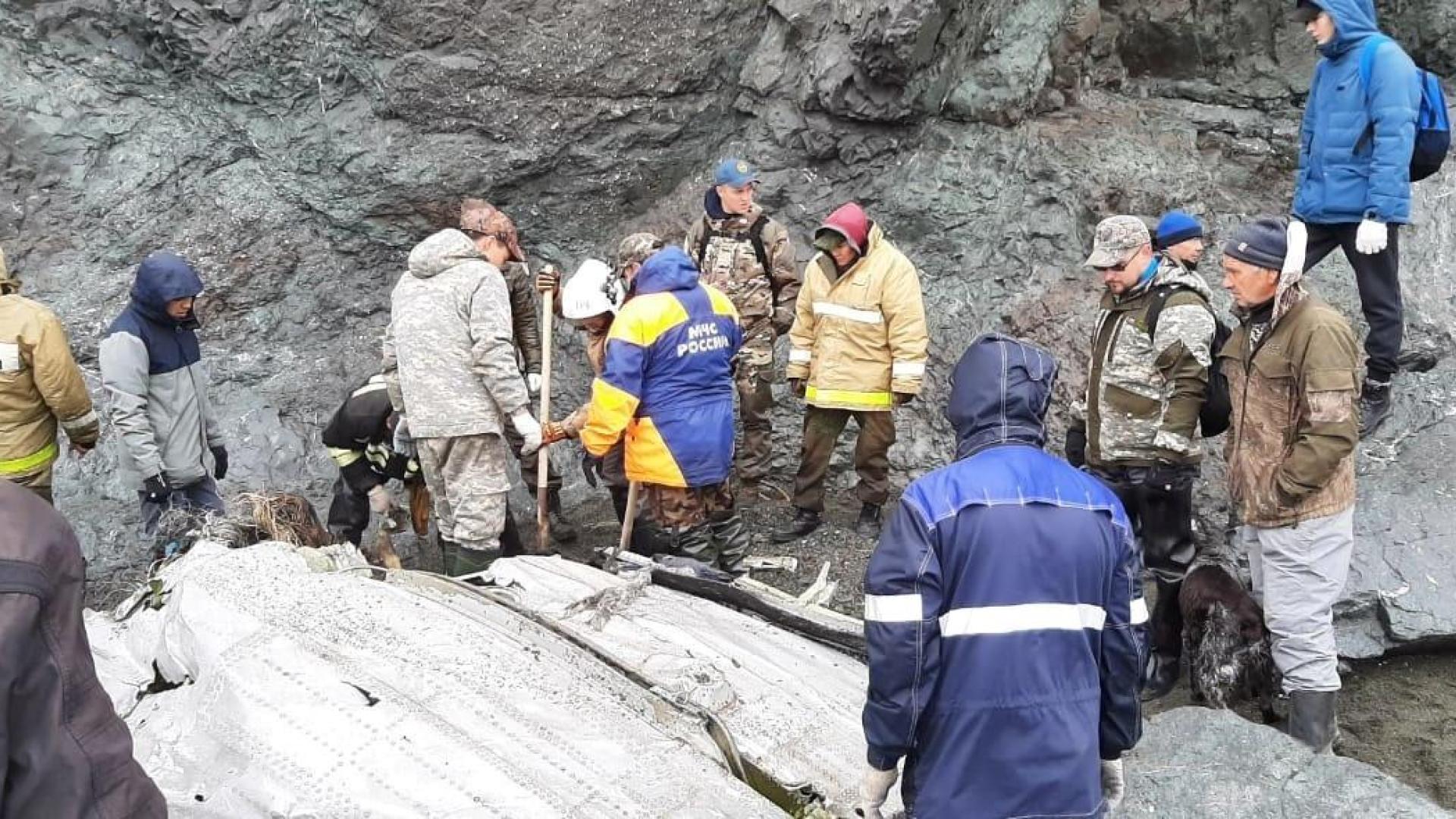 Equipos de emergencias en el lugar del accidente.