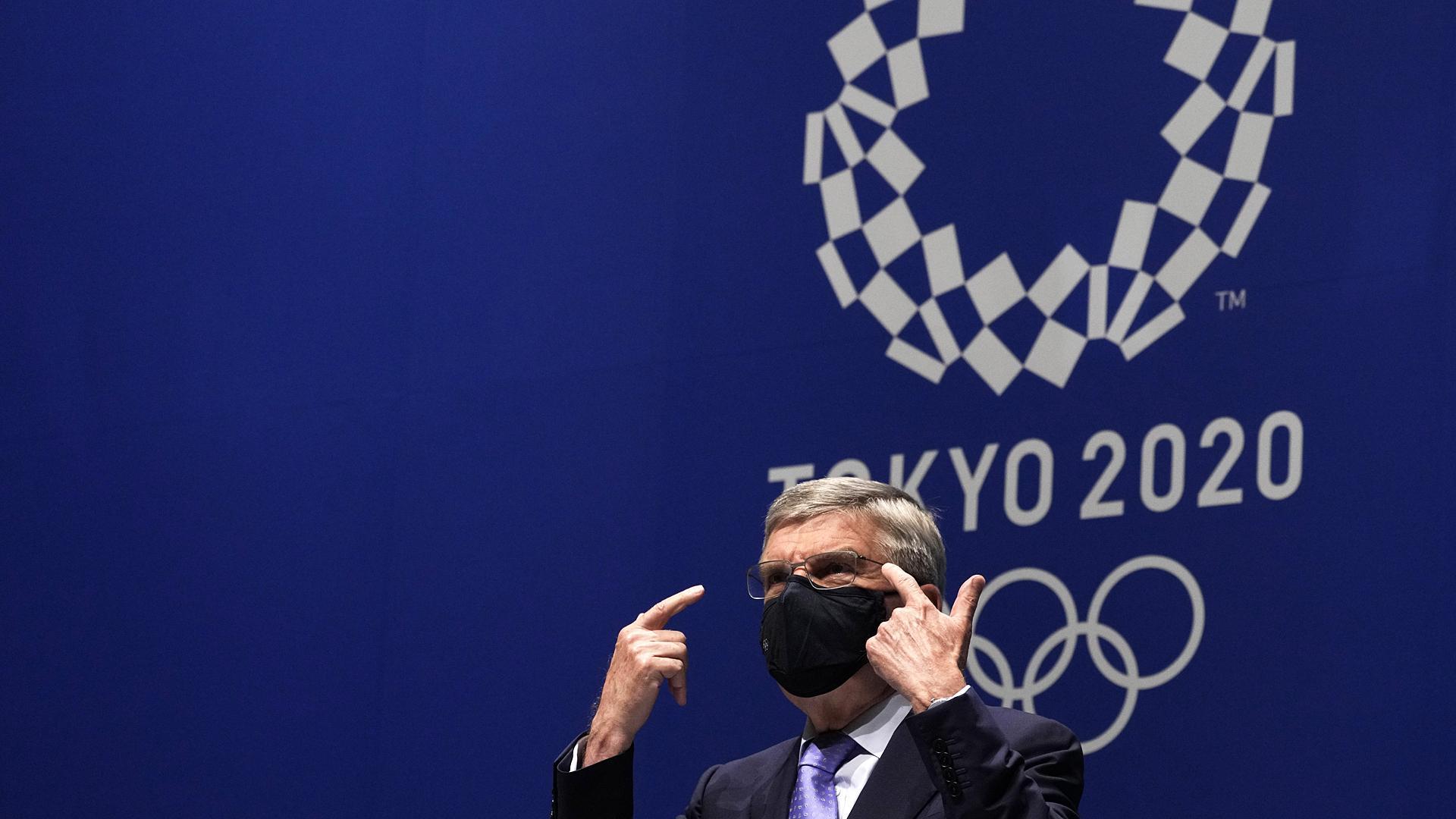 El presidente del Comité Olímpico Internacional (COI), Thomas Bach, durante una rueda de prensa en Tokio este sábado, 17 de julio