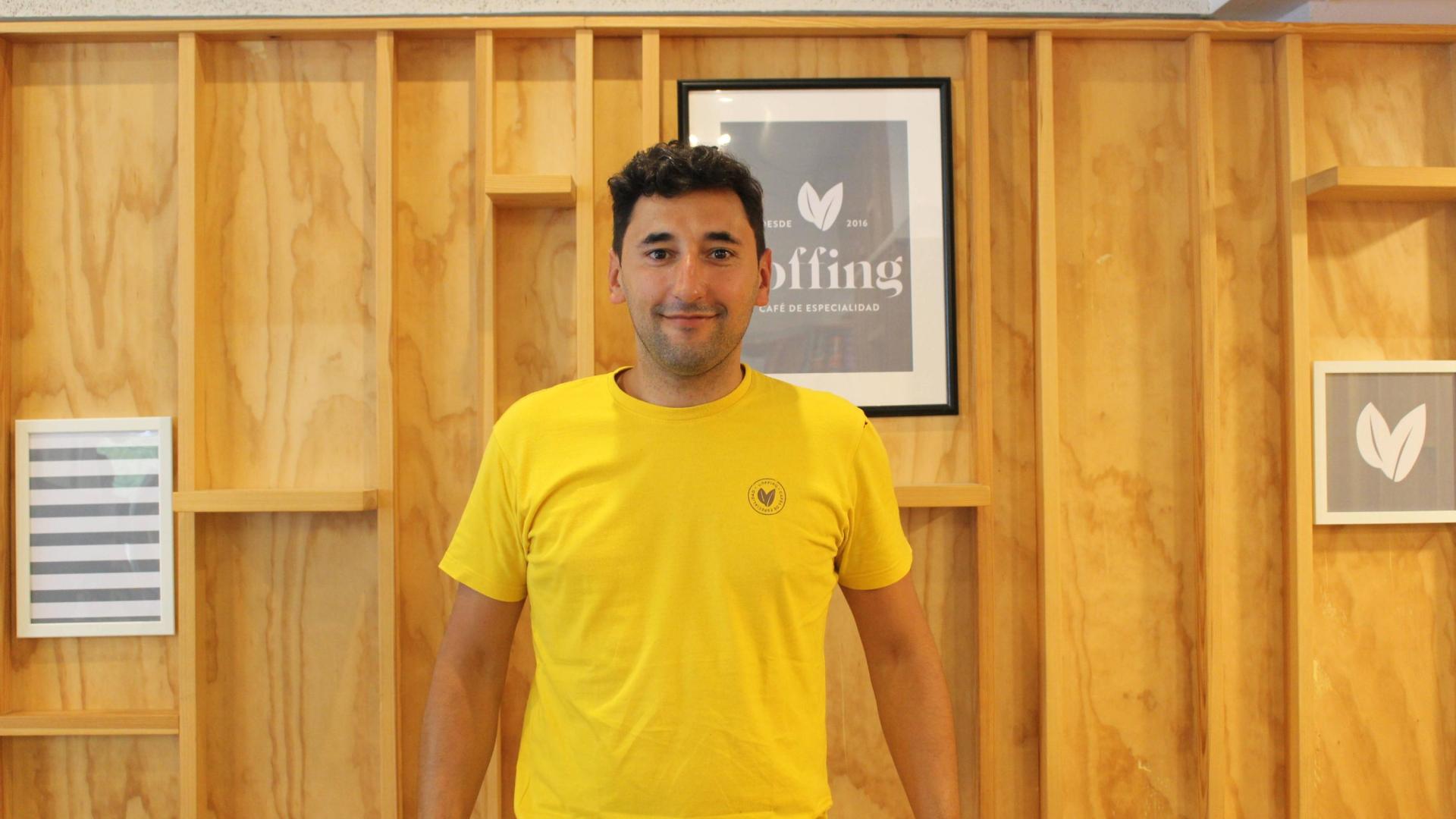 Manuel Spucches, fundador de la cafetería ‘Coffing’, en Pamplona