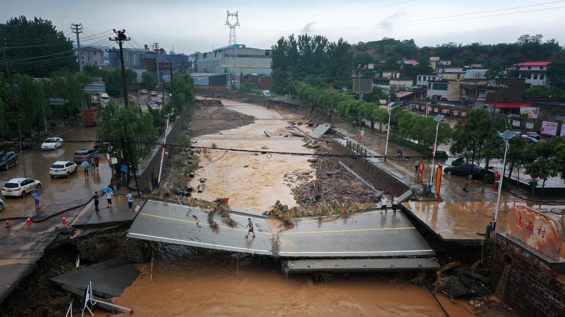 Imagen de los daós causados por las inundacions en la zona de Henan, en China.