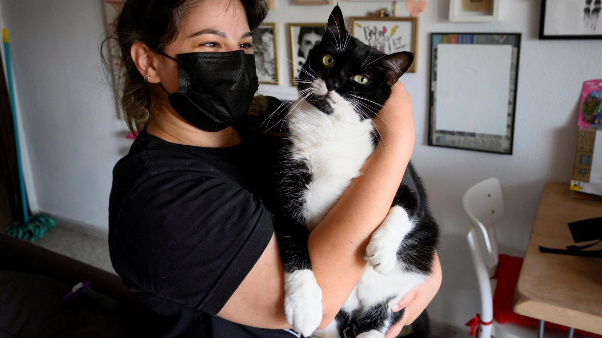 Lucia González, cuidadora de gatos en la ciudad de Granada