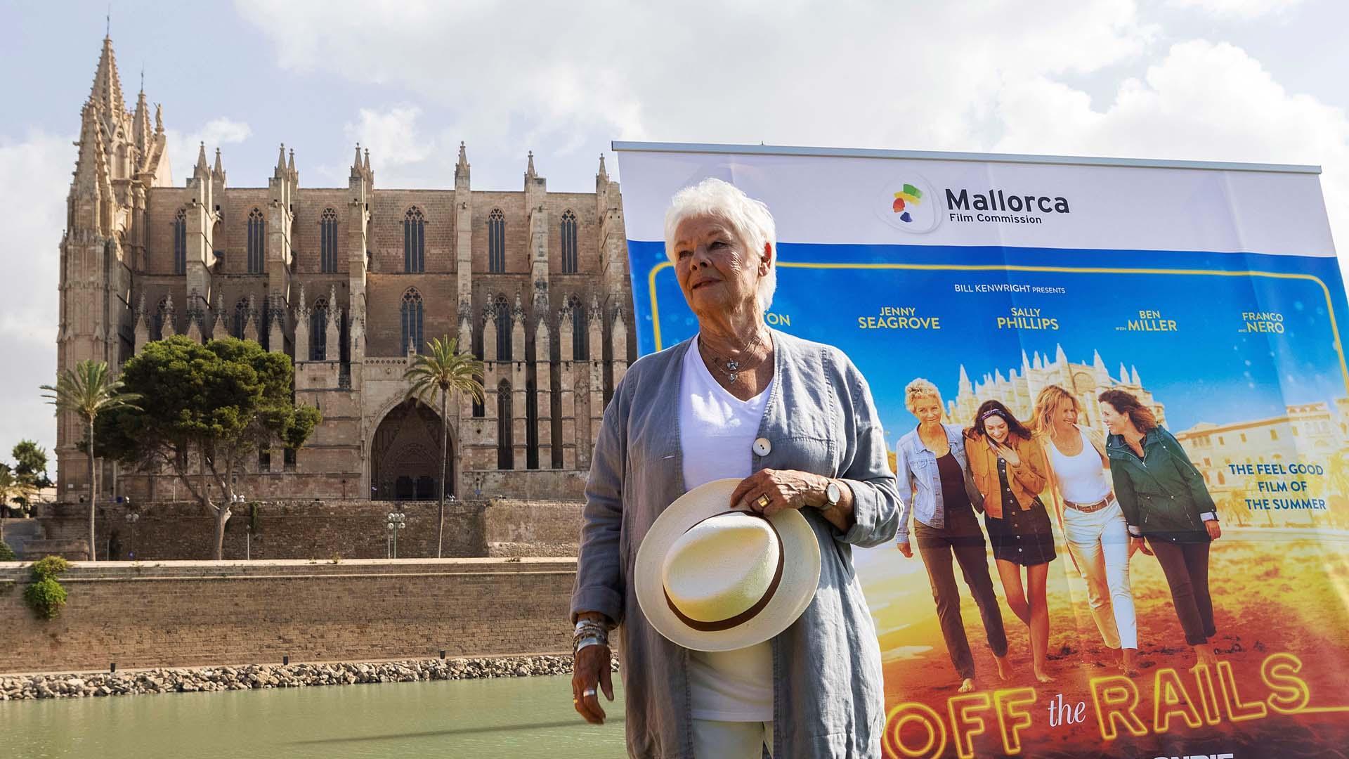 Judi Dench posa durante la presentación en el marco del Atlántida Mallorca Film Festival