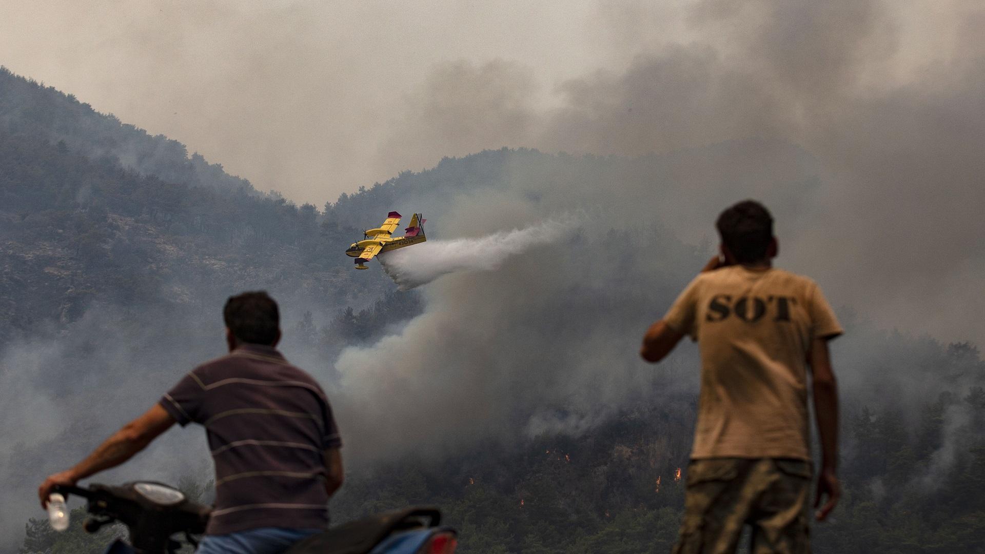 Uno de los tres hidroplanos españoles enviados para apoyar a controlar el fuego en Turquía