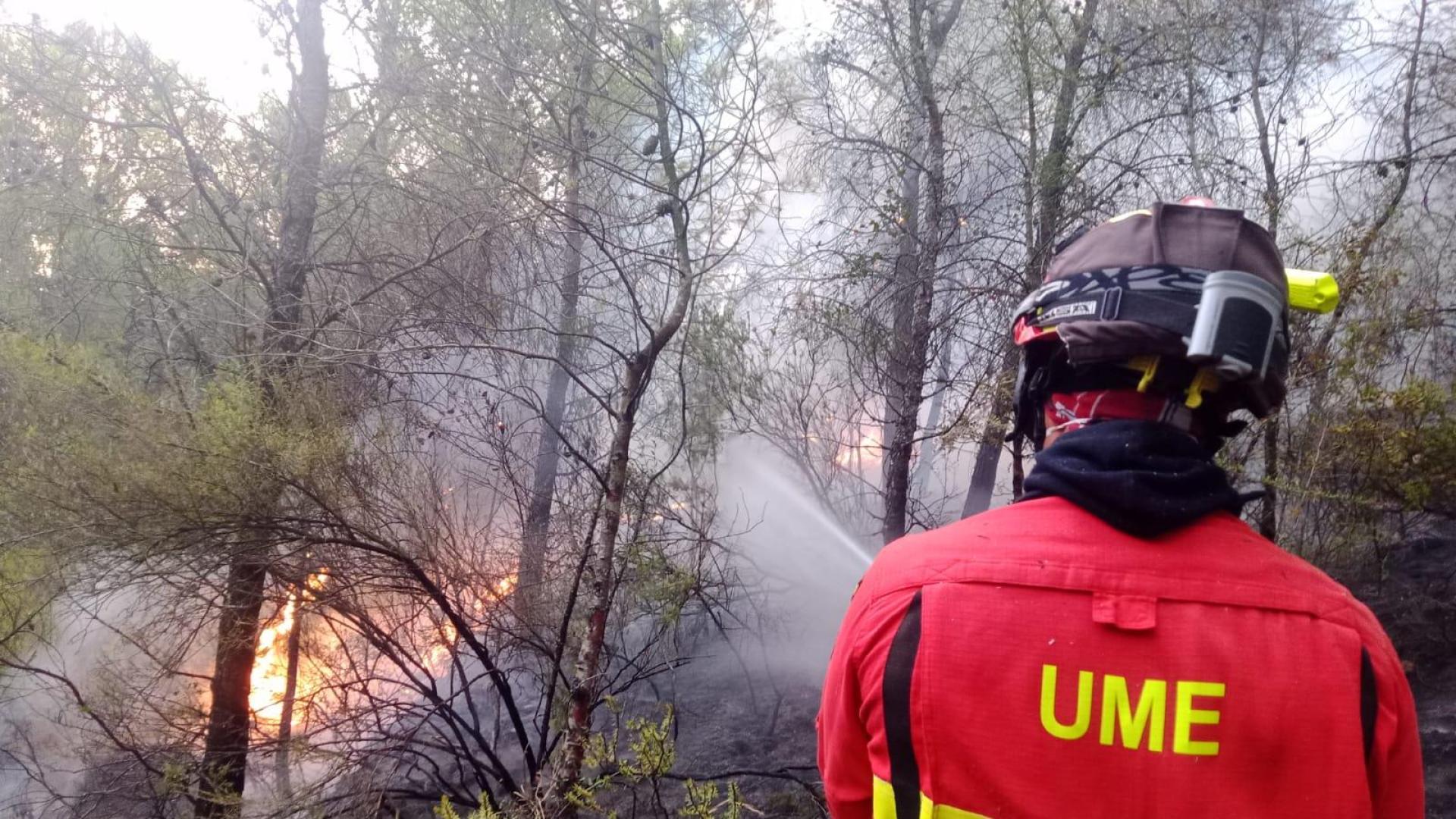 La UME, en el lugar del incendio
