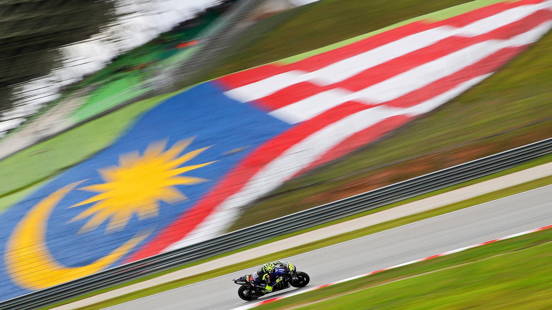 Piloto italiano practicando en el circuito de Sepang antes de que cancelaran el evento